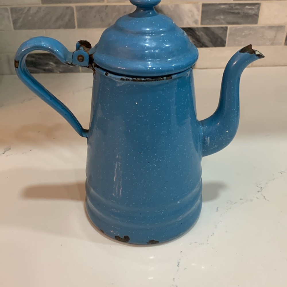 Vintage granitewear/enamel blue coffee pot